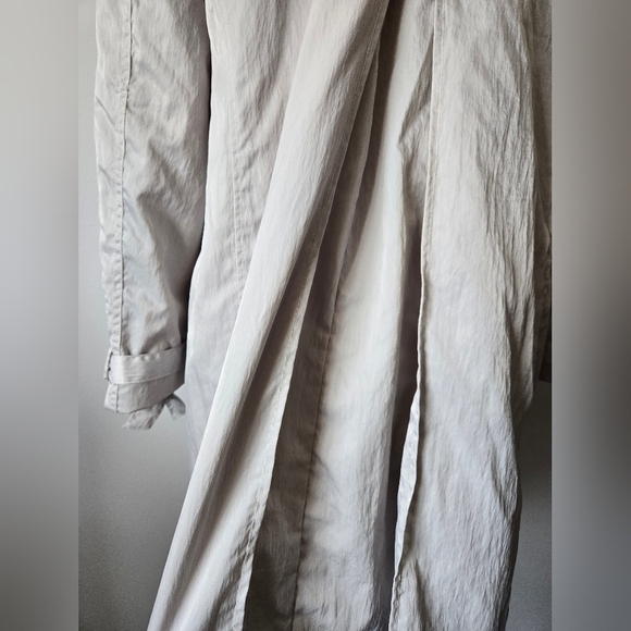 KARL LAGERFELD Muted Misty Silver Water Resistant Jacket With Hidden Hood. Large - Picture 8 of 16